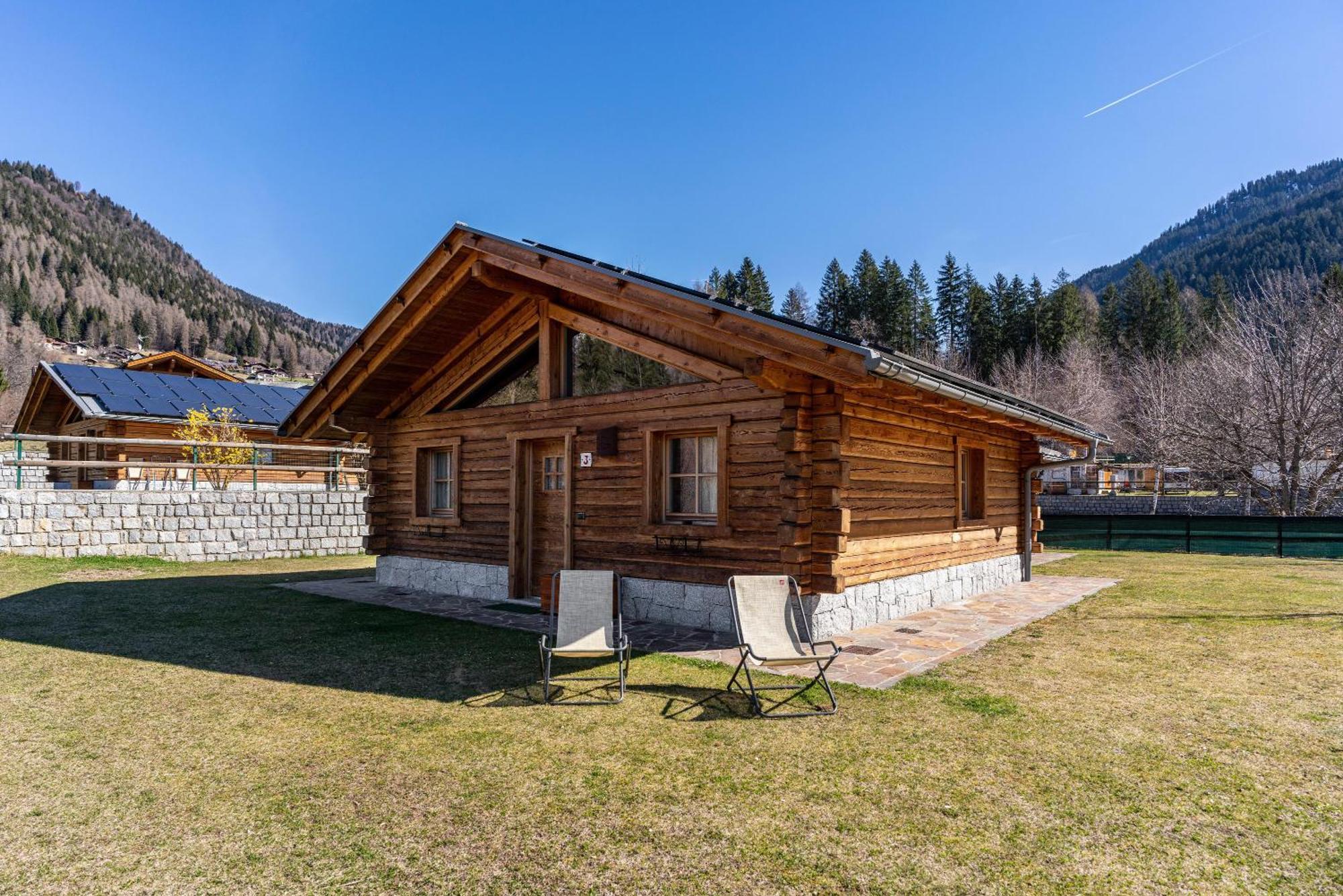 Вілла Chalet Camping Fae 3 Мадонна-ді-Кампільйо Екстер'єр фото